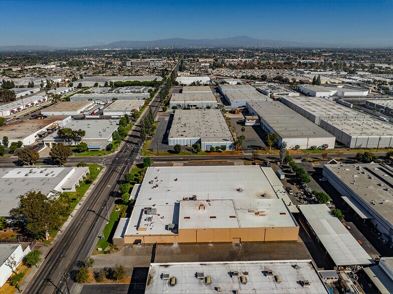 7272-7274 Lampson Ave, Garden Grove, CA à vendre - Photo du bâtiment - Image 2 de 7