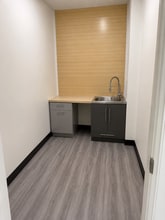 138 S Rosemont Rd, Virginia Beach, VA for lease Interior Photo- Image 1 of 3