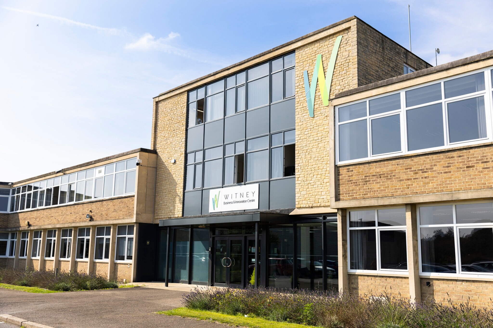 Windrush Park Rd, Witney à louer Photo du bâtiment- Image 1 de 27