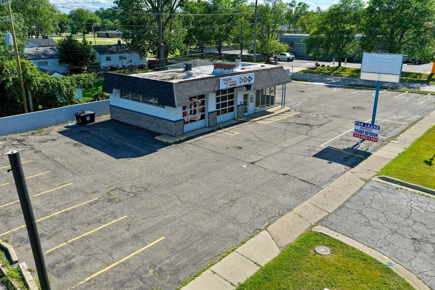 33775 Ford Rd, Garden City, MI for lease - Building Photo - Image 3 of 9