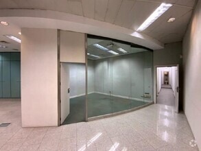 Office/Retail in Madrid, Madrid for lease Interior Photo- Image 1 of 5