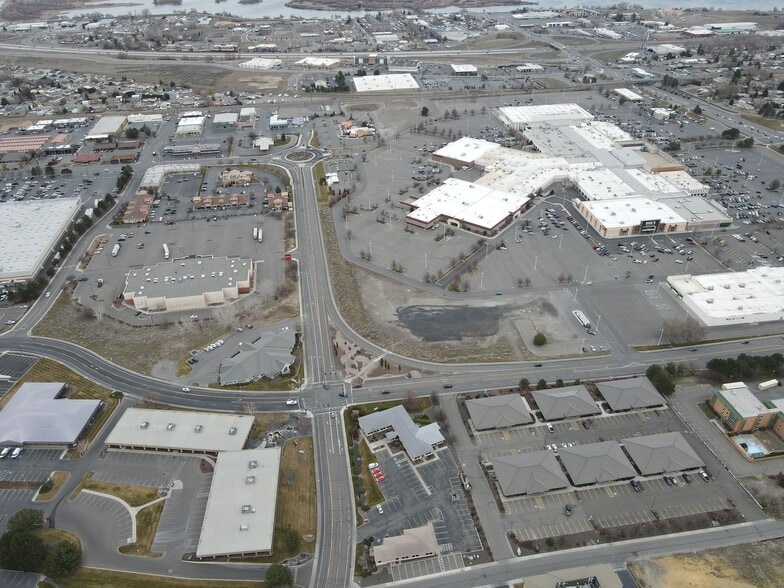 8203 W Quinault Ave, Kennewick, WA à louer - Photo du bâtiment - Image 3 de 17