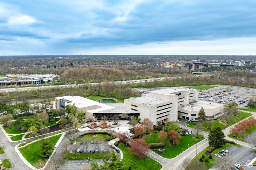 800 Brooksedge Blvd, Westerville, OH à louer - Photo du bâtiment - Image 2 de 6