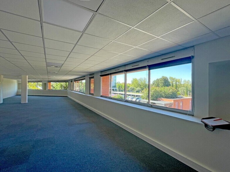 221 Rue Carmin, Labège à louer - Photo du bâtiment - Image 2 de 16