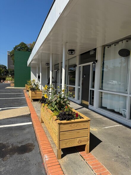 2107-2115 Wynnton Rd, Columbus, GA à louer - Photo du bâtiment - Image 2 de 10