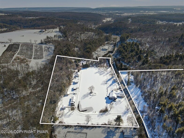 306 Merwinsburg Rd, Effort, PA à vendre - Photo du bâtiment - Image 2 de 87