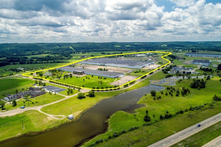 5685 Eco Pky, Frazeysburg, OH for sale - Building Photo - Image 3 of 7