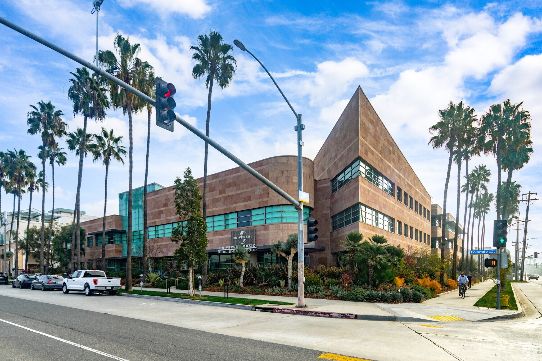 2100 Colorado Ave, Santa Monica, CA for lease Building Photo- Image 1 of 14