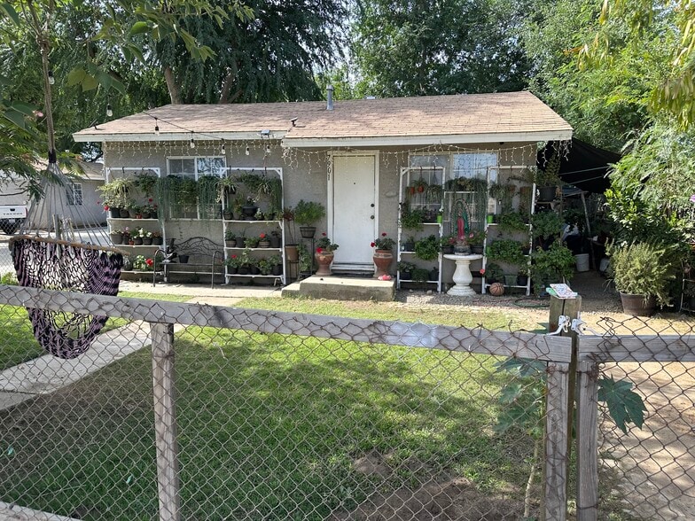 11720 Main Street, Lamont, CA for sale - Building Photo - Image 2 of 6
