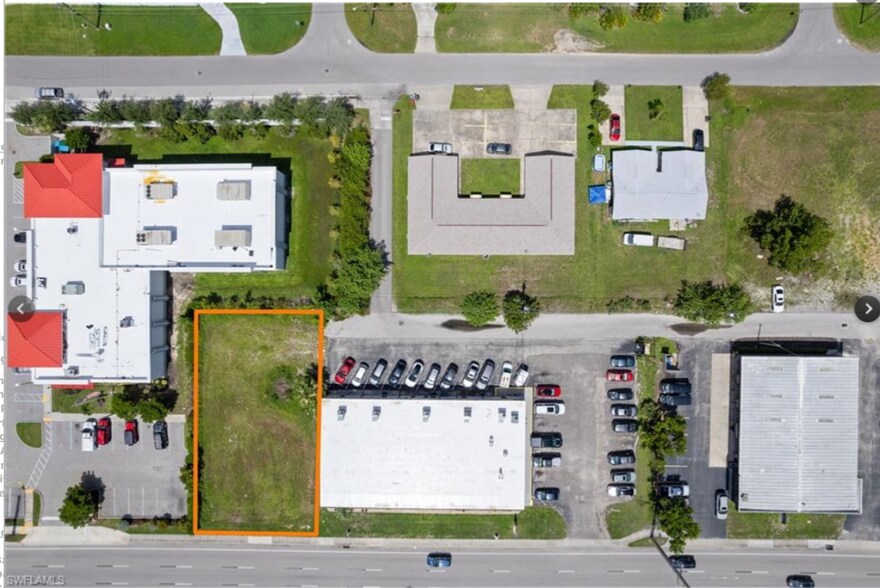 1116 Del Prado Blvd S, Cape Coral, FL à vendre - Photo du bâtiment - Image 3 de 3