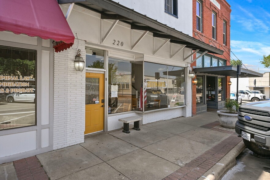 220 N Main St, Bryan, TX for sale - Building Photo - Image 2 of 25