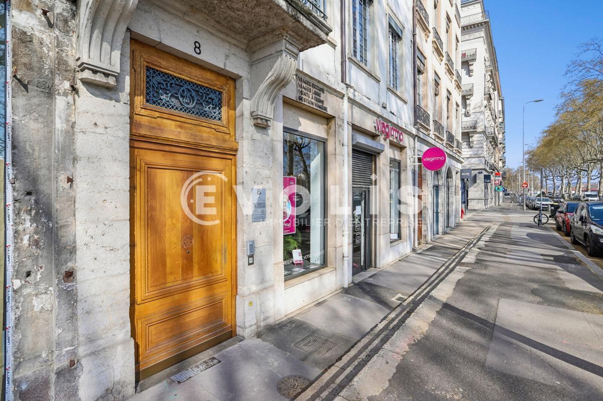 8 Quai Jules Courmont, Lyon à vendre Photo du bâtiment- Image 1 de 14