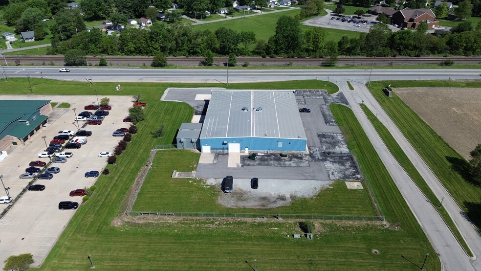 8252 S State Road 67, Pendleton, IN à louer - Photo du bâtiment - Image 3 de 3