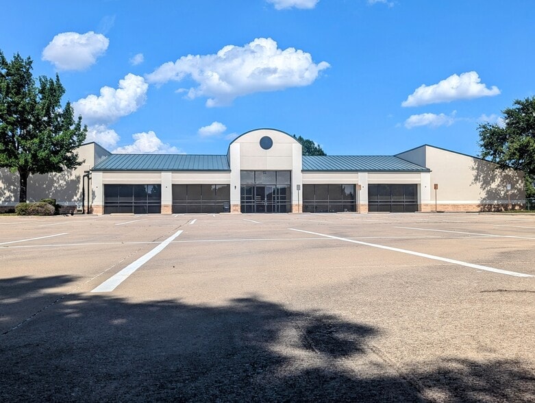 3600 William D Tate Ave, Grapevine, TX for lease - Building Photo - Image 2 of 13
