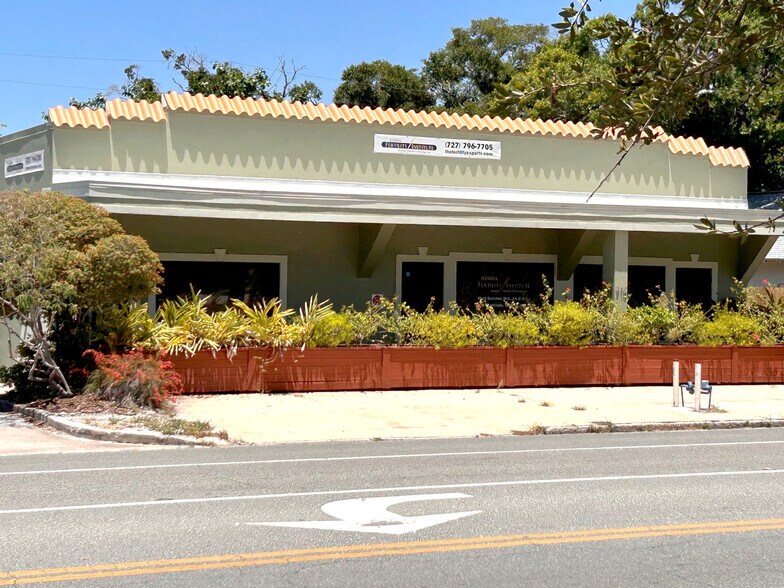 712 16th St N, Saint Petersburg, FL for lease - Building Photo - Image 2 of 12