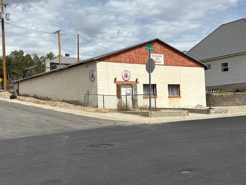 702 Lyons Ave, Ely, NV à vendre - Photo du bâtiment - Image 3 de 17