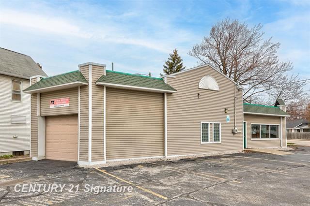 2019 Columbus Ave, Bay City, MI à vendre - Photo du bâtiment - Image 2 de 19