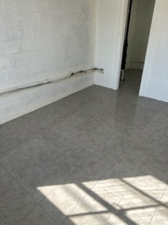 914-920 Holland Ave, Cayce, SC for lease - Interior Photo - Image 3 of 9