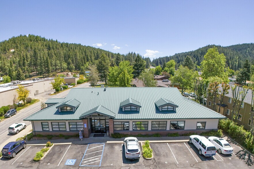 32 E Central Ave, Quincy, CA à vendre - Photo du bâtiment - Image 3 de 6