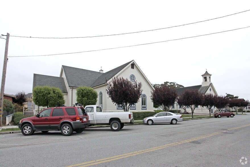 777 Miramontes St, Half Moon Bay, CA à louer - Photo du bâtiment - Image 2 de 2