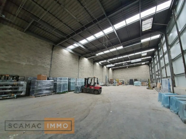 Industrial in Saint-Germain-lès-Arpajon for lease - Interior Photo - Image 3 of 10