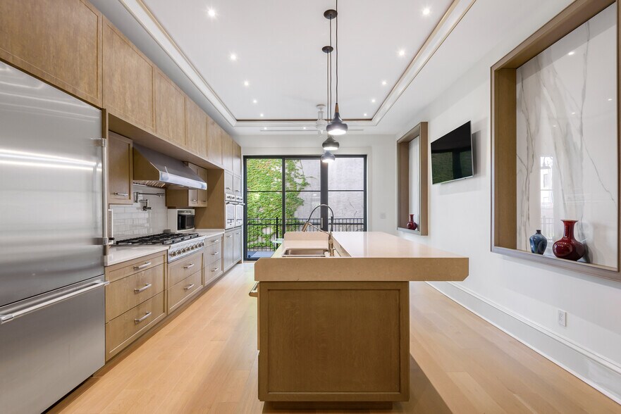 425 Convent Ave, New York, NY à vendre - Photo du bâtiment - Image 3 de 17