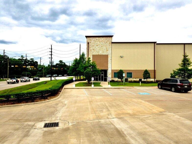 21207 Hufsmith-Kohrville Rd, Tomball, TX for lease - Building Photo - Image 2 of 6