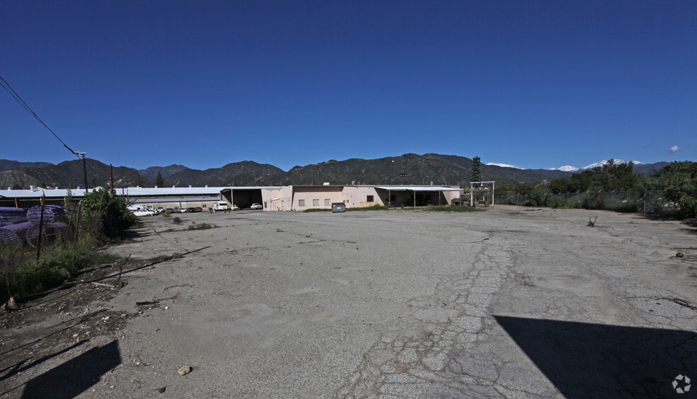 501 W Foothill Blvd, Azusa, CA for lease - Building Photo - Image 2 of 7