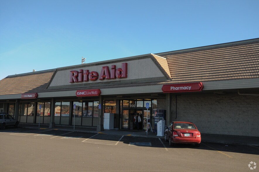 700 SE 3rd St, Bend, OR à louer - Photo du bâtiment - Image 2 de 11