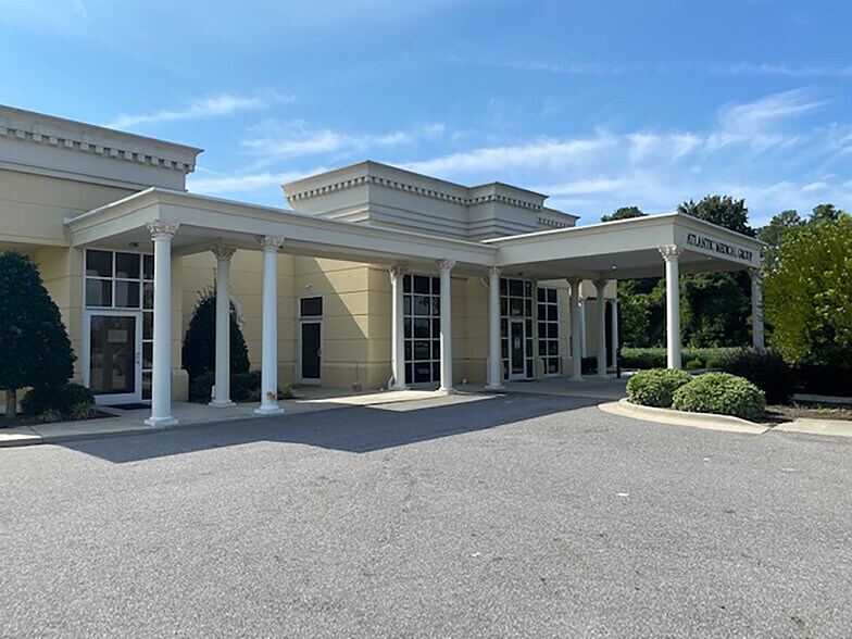 2541 N Queen St, Kinston, NC à vendre - Photo du bâtiment - Image 1 de 6