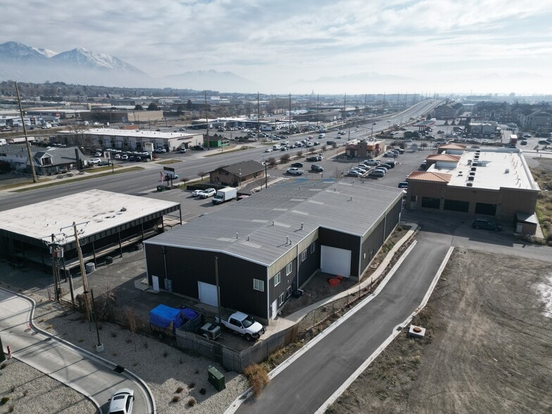 111 N Geneva Rd, Vineyard, UT for lease - Building Photo - Image 2 of 15