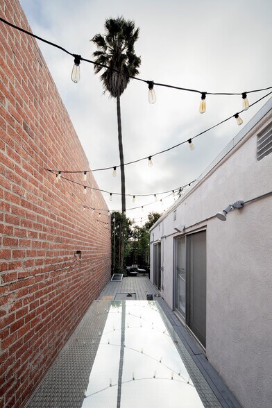 1620 Euclid St, Santa Monica, CA à vendre - Photo du bâtiment - Image 3 de 13