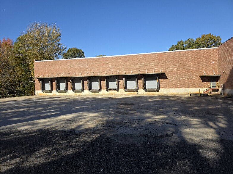 600 S Railroad Ave, Kings Mountain, NC for lease - Building Photo - Image 2 of 23