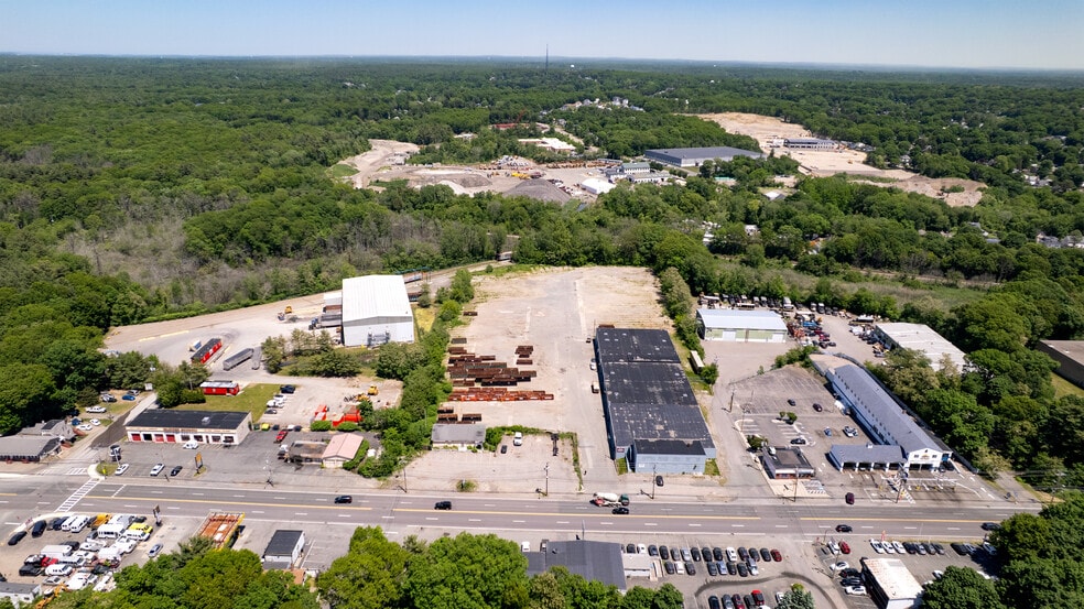 1093 N Montello St, Brockton, MA for lease - Building Photo - Image 3 of 8