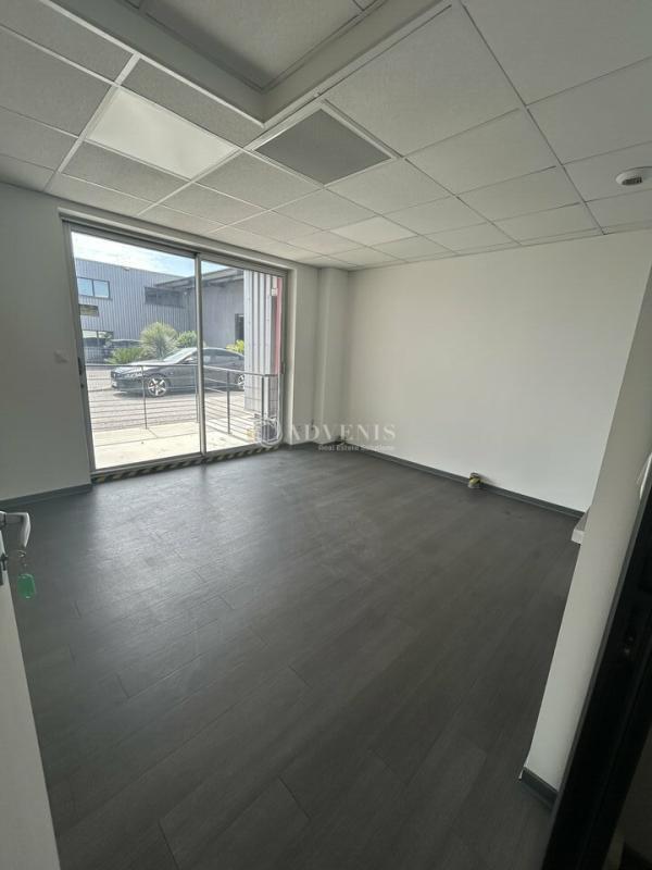 Office in Villeneuve-lès-Maguelone for lease Interior Photo- Image 1 of 8