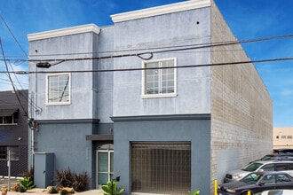 2229 Barry Ave, Los Angeles, CA à louer Photo du bâtiment- Image 2 de 8