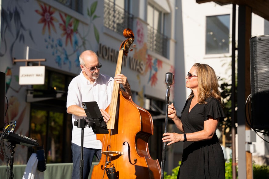 7227-7393 SW Bridgeport Rd, Tigard, OR à louer - Photo du bâtiment - Image 3 de 7