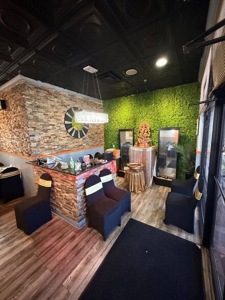 14690-14710 Tamiami Trl N, Naples, FL à louer - Photo intérieure - Image 3 de 12