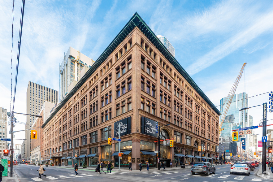 176 Yonge St, Toronto, ON à louer - Photo du bâtiment - Image 2 de 3