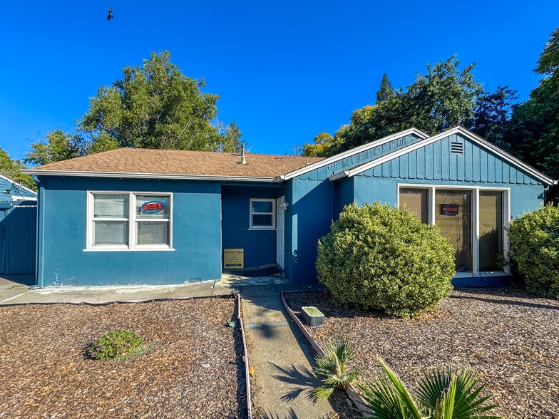 1818-1852 4th St portfolio of 2 properties for sale on LoopNet.ca - Building Photo - Image 1 of 39