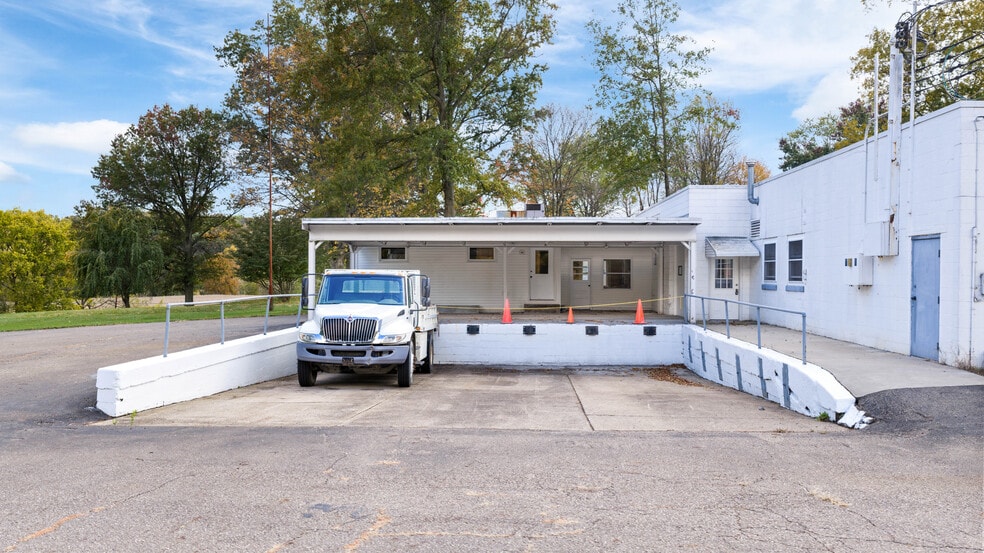 3690 St Rt 800, Dover, OH for sale - Building Photo - Image 3 of 17