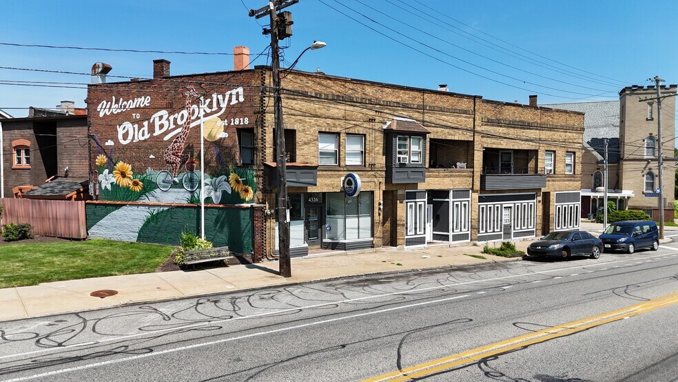 4316 Pearl Rd, Cleveland, OH à vendre - Photo du bâtiment - Image 1 de 4