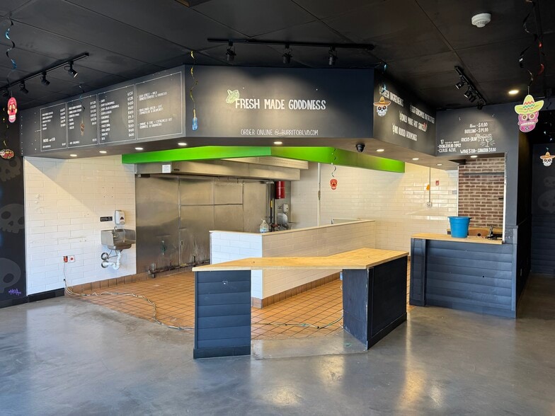 1270-1280 Montauk Hwy, Oakdale, NY for lease - Interior Photo - Image 3 of 11