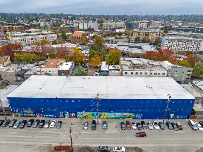 5415 Ballard Ave NW, Seattle, WA à vendre - Photo du bâtiment - Image 2 de 3