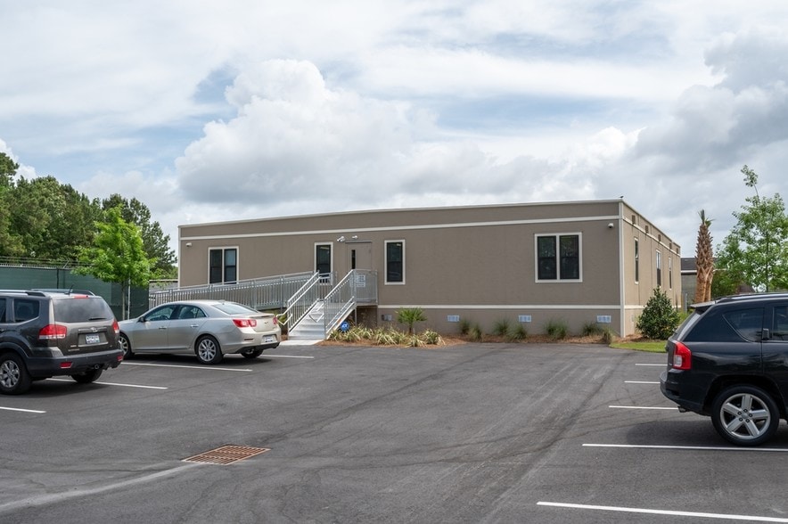 2152 Melbourne Ave, North Charleston, SC for lease - Building Photo - Image 2 of 5