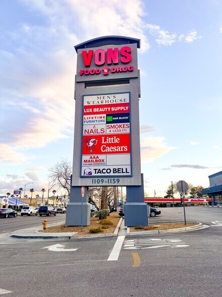 1155-1159 E Twain Ave, Las Vegas, NV à louer - Photo du bâtiment - Image 3 de 6