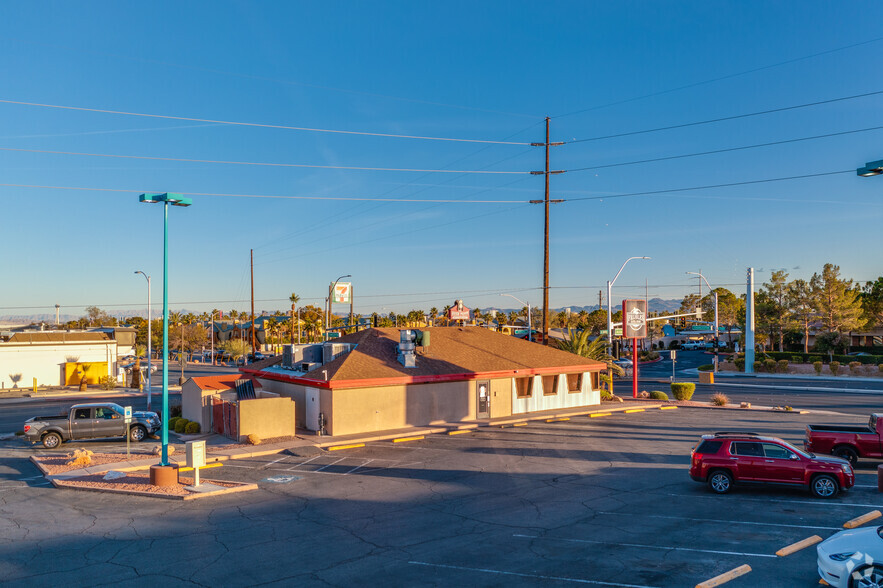 7000-7034 W Charleston Blvd, Las Vegas, NV for lease - Building Photo - Image 3 of 4