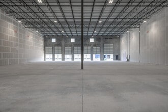 2280 Lane Ave N, Jacksonville, FL for lease Building Photo- Image 2 of 3