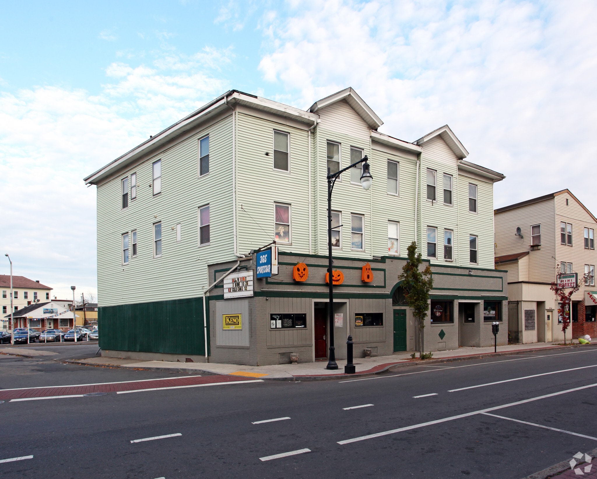 148-152 Millbury St, Worcester, MA for sale Primary Photo- Image 1 of 20