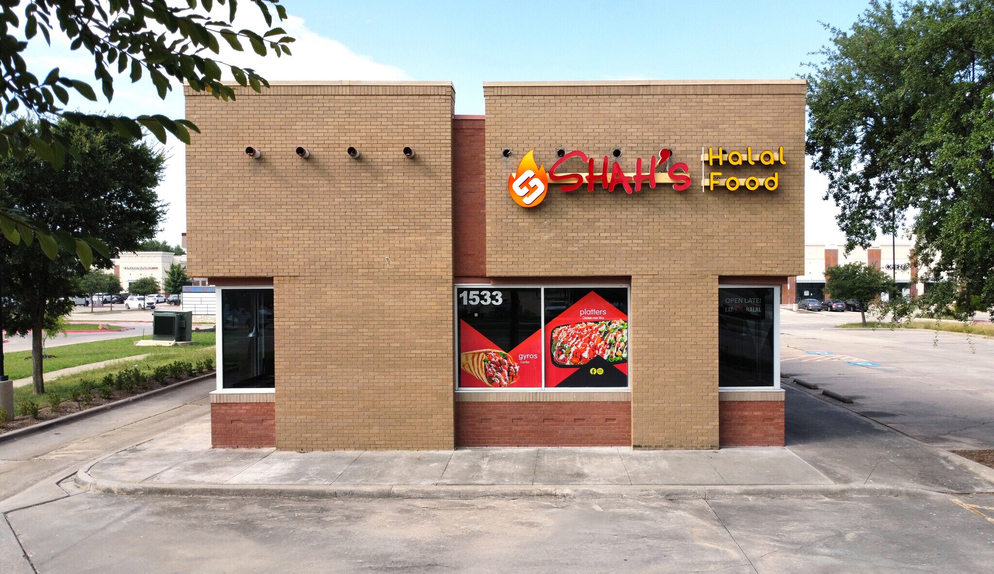 1533 W Hebron Pky, Carrollton, TX à vendre Photo du bâtiment- Image 1 de 3